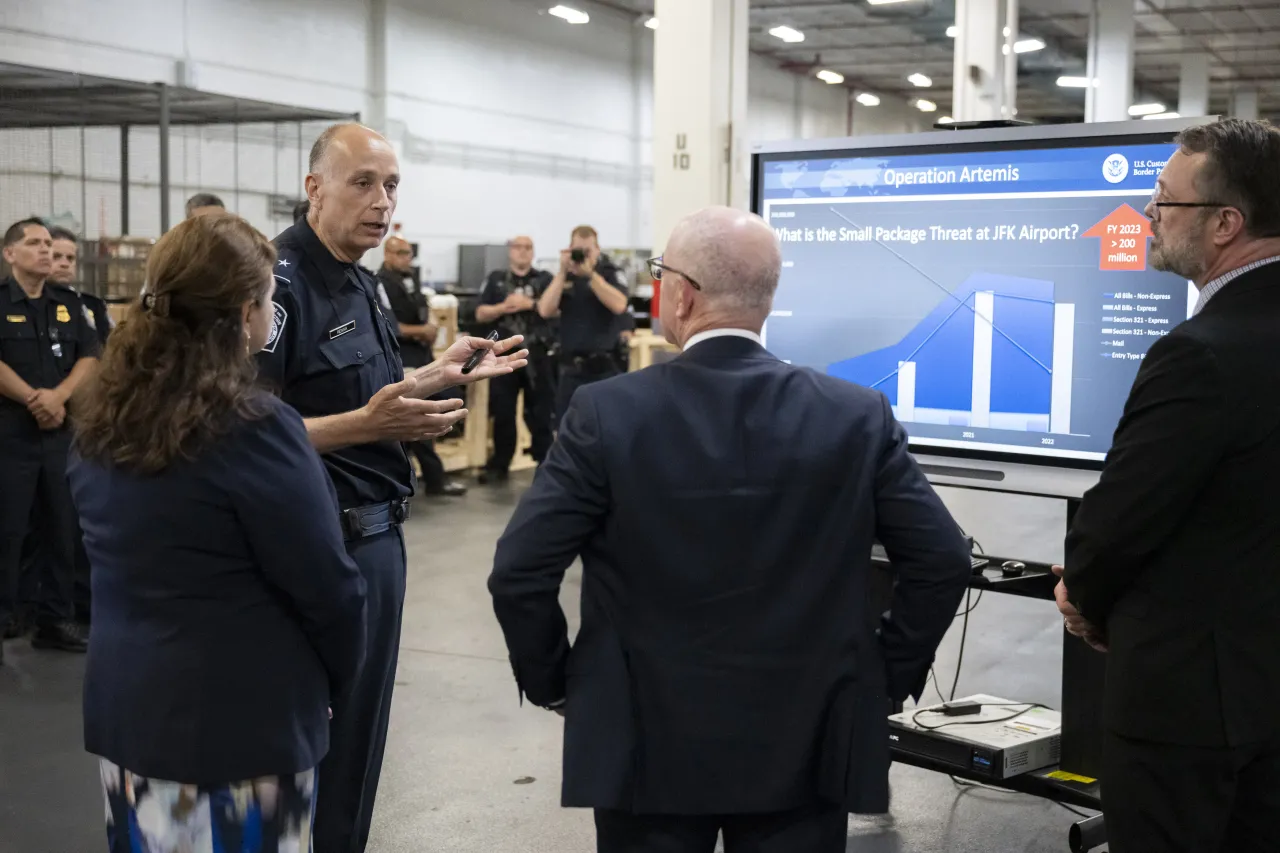 Image: DHS Secretary Alejandro Mayorkas Tours the CBP IMF at JFK (044)