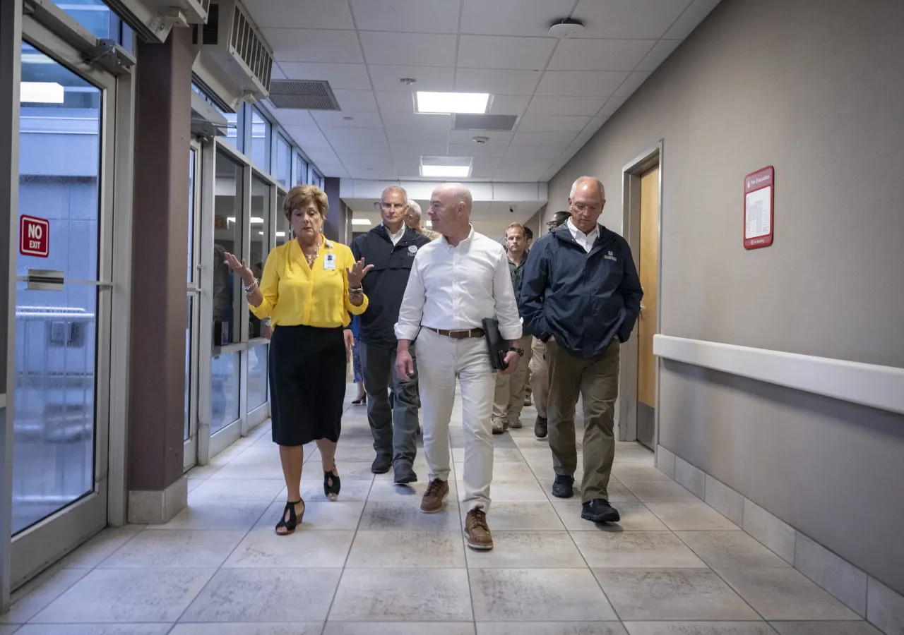 Image: DHS Secretary Alejandro Mayorkas Tours Terrebonne General Hospital (006)