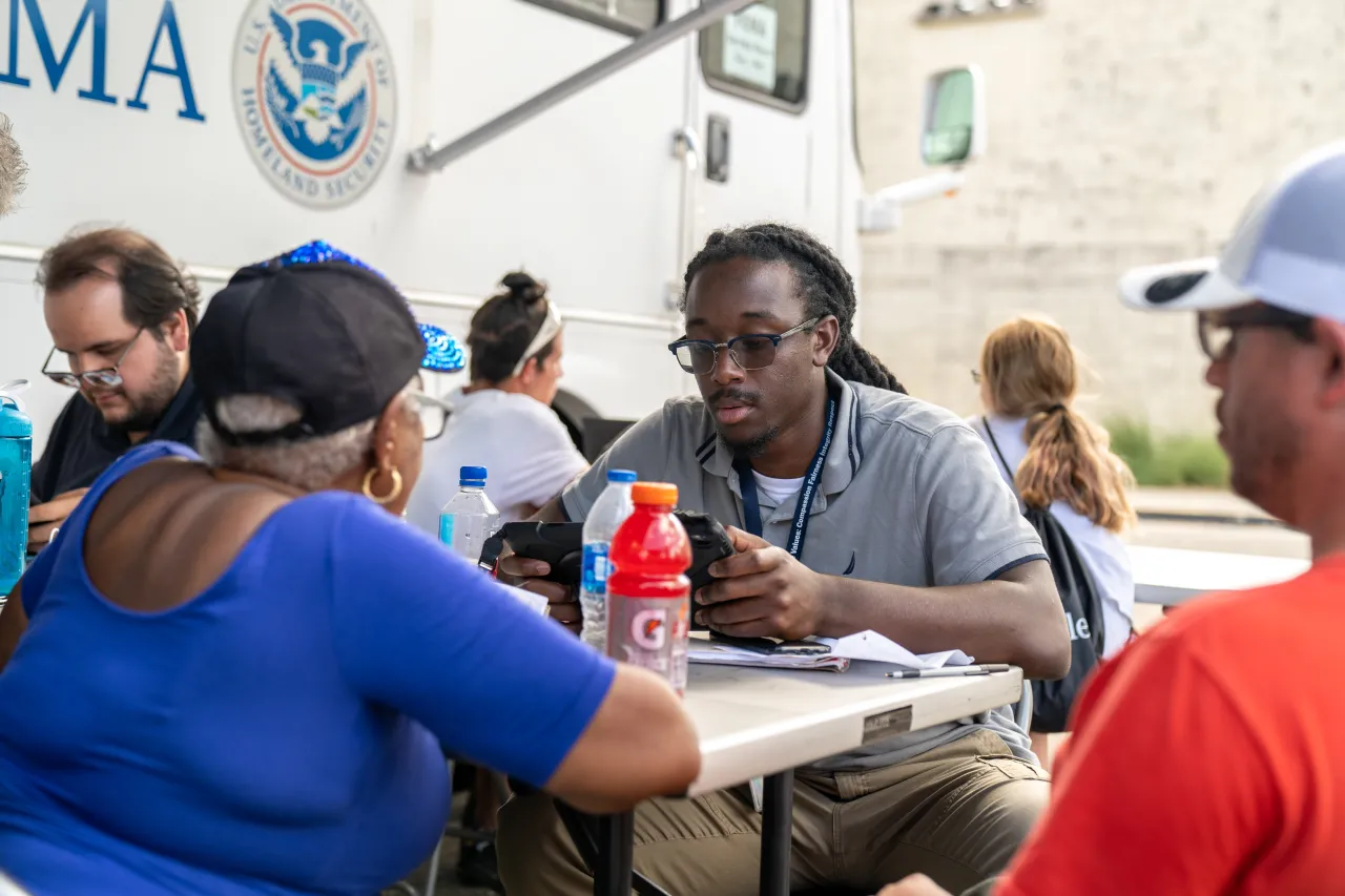 Image: FEMA Individua Assistance in Charlotte County, Florida (2)