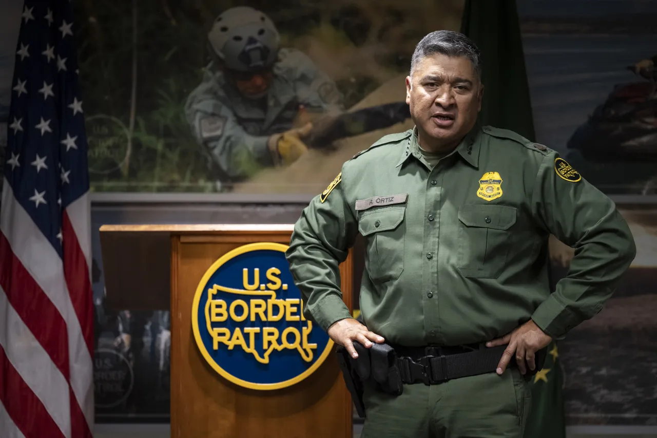 Image: DHS Secretary Alejandro Mayorkas Says Farewell to CBP Deputy Commissioner and Chief Ortiz    (015)