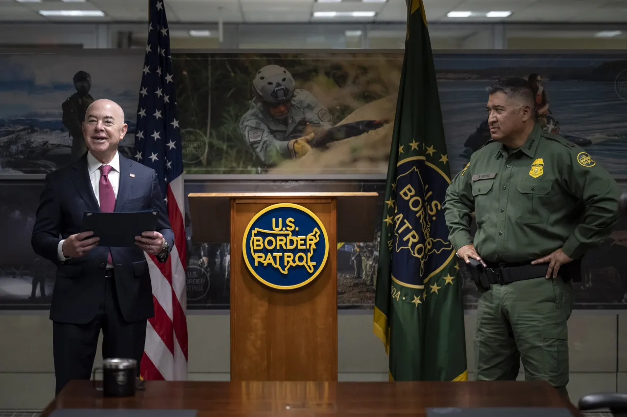 Image: DHS Secretary Alejandro Mayorkas Says Farewell to CBP Deputy Commissioner and Chief Ortiz    (010)