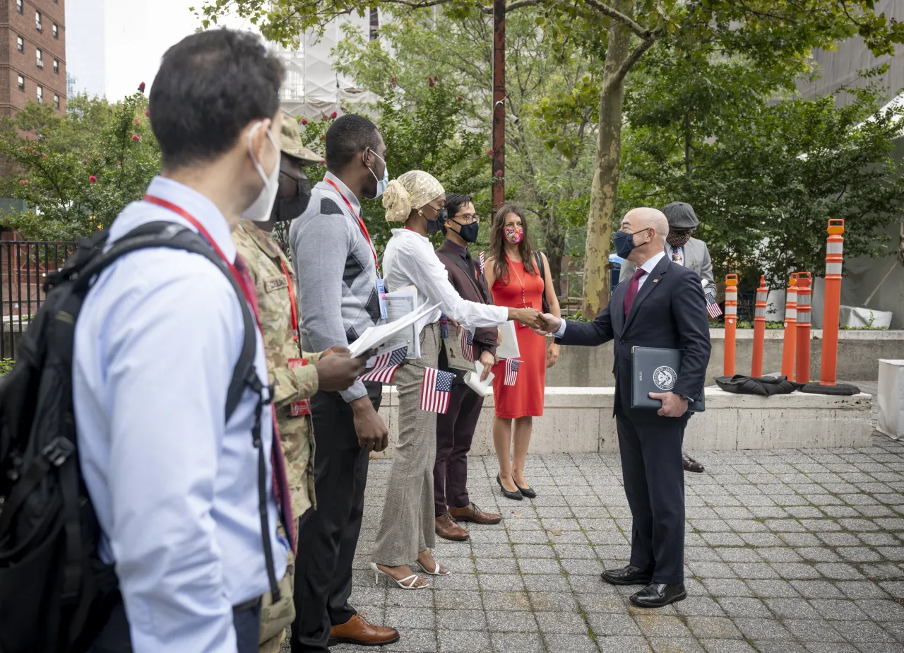 Image: DHS Secretary Alejandro Mayorkas Meets with Newly Sworn In Citizens (1)