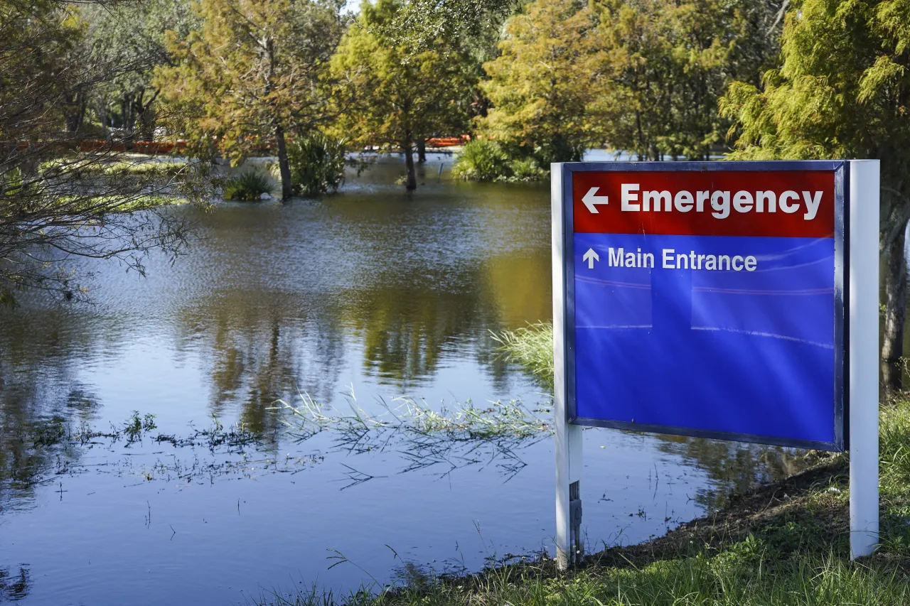 Image: Lake Monroe Hospital Grounds Flooded (1)