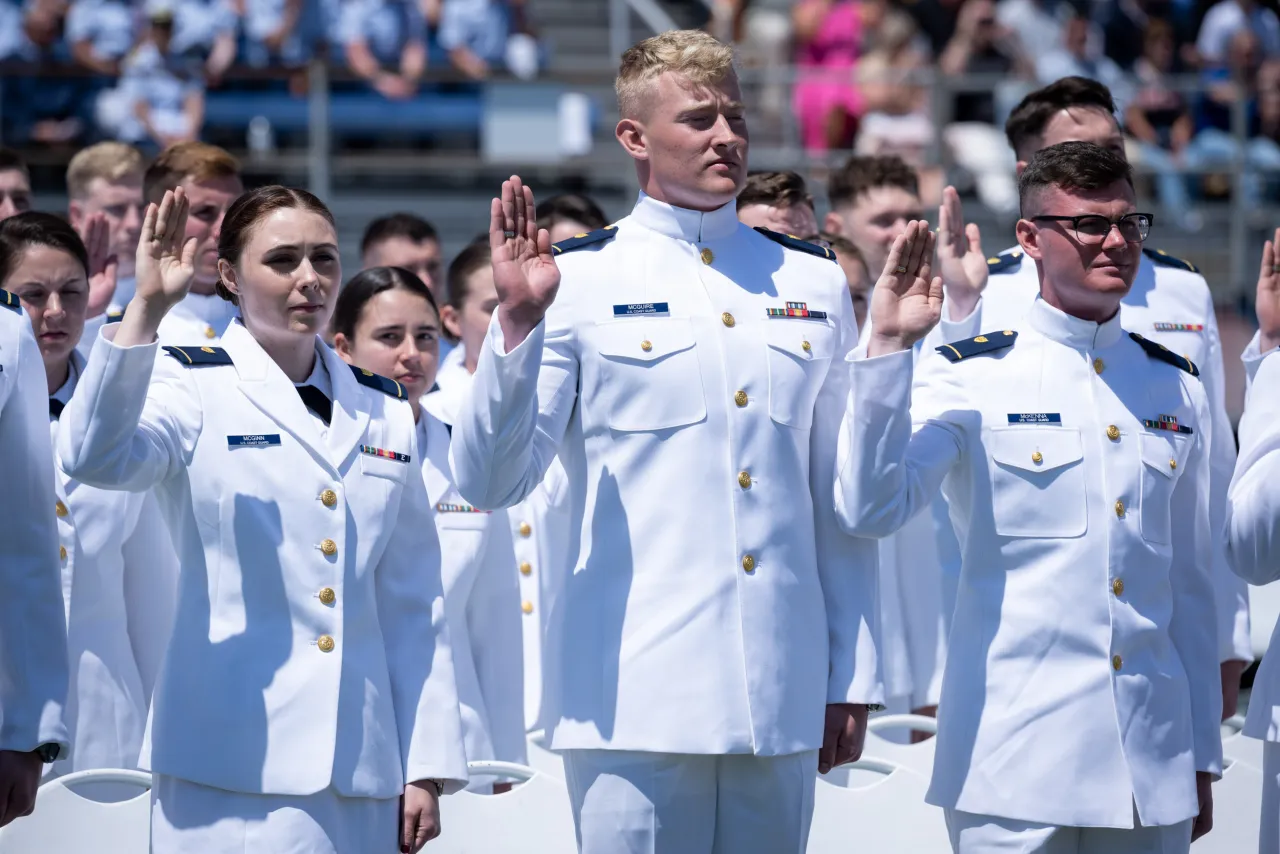 Image: DHS Secretary Alejandro Mayorkas Delivers Remarks at USCG Academy Commencement Address 2023 (040)