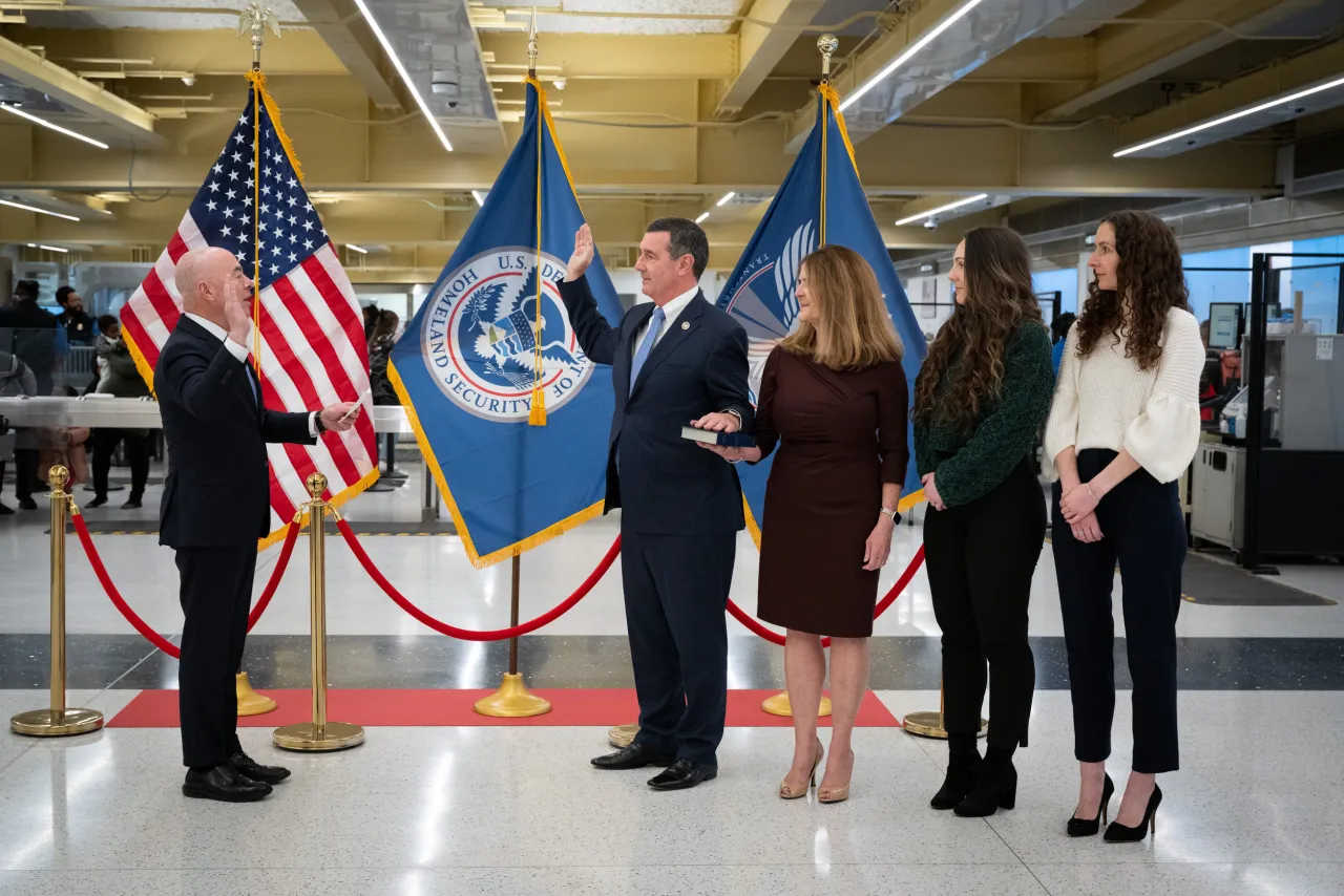 Image: DHS Secretary Alejandro Mayorkas Swears In TSA Administrator(009)