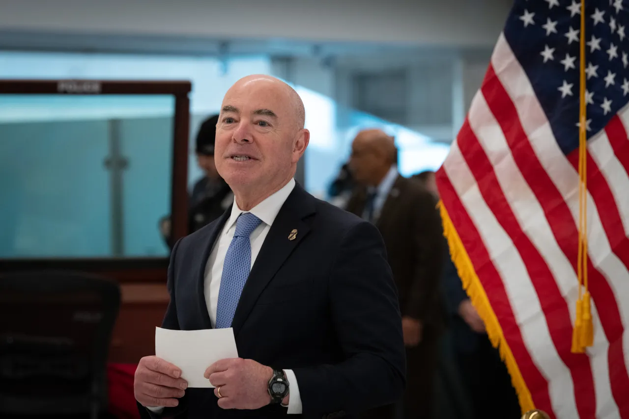 Image: DHS Secretary Alejandro Mayorkas Swears In TSA Administrator(005)