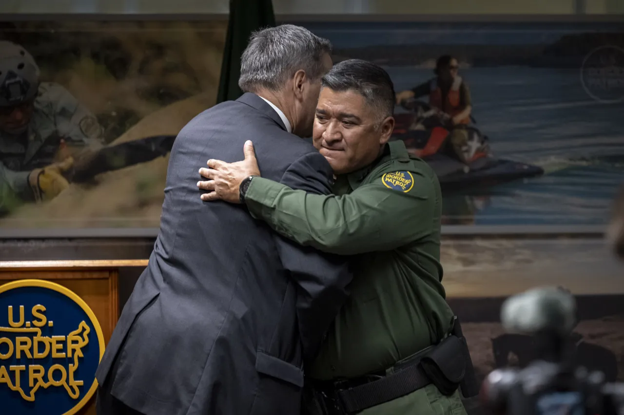 Image: DHS Secretary Alejandro Mayorkas Says Farewell to CBP Deputy Commissioner and Chief Ortiz    (026)