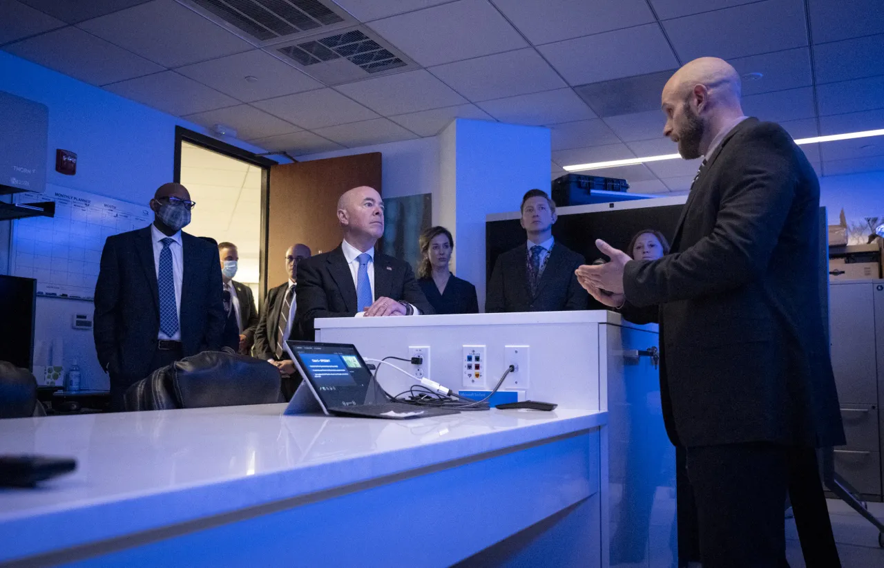 Image: DHS Secretary Alejandro Mayorkas Visits HSI Cyber Crimes Center (045)