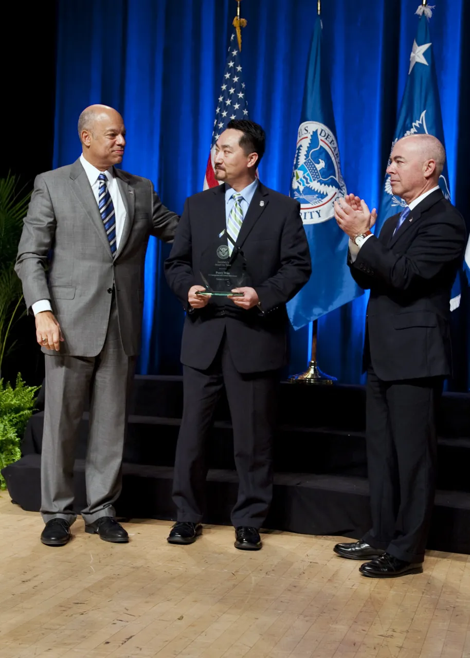 Image: The Secretary's Award for Valor 2014 - Perry Woo
