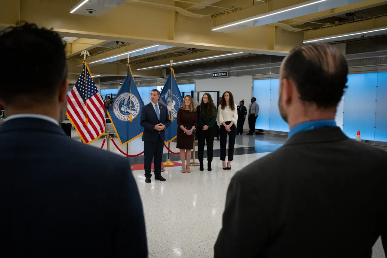 Image: DHS Secretary Alejandro Mayorkas Swears In TSA Administrator(016)