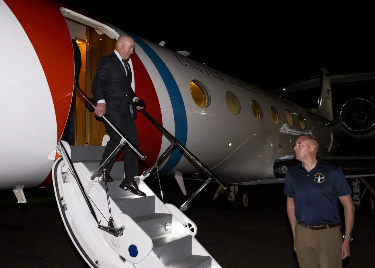 Image: DHS Secretary Alejandro Mayorkas Travels to Panama   (005)