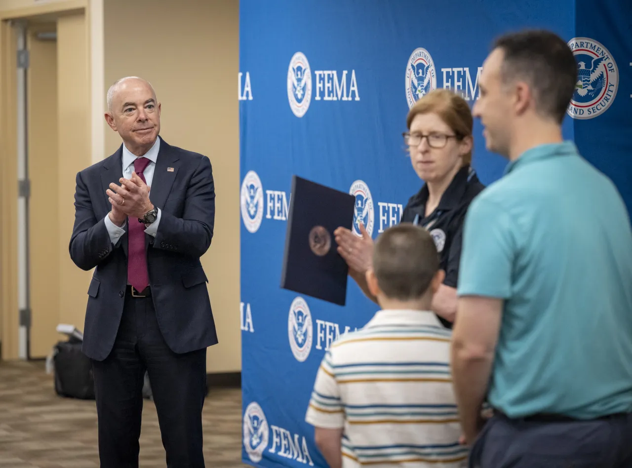 Image: DHS Secretary Alejandro Mayorkas Presents an Award to MaryAnn Tierney (21)