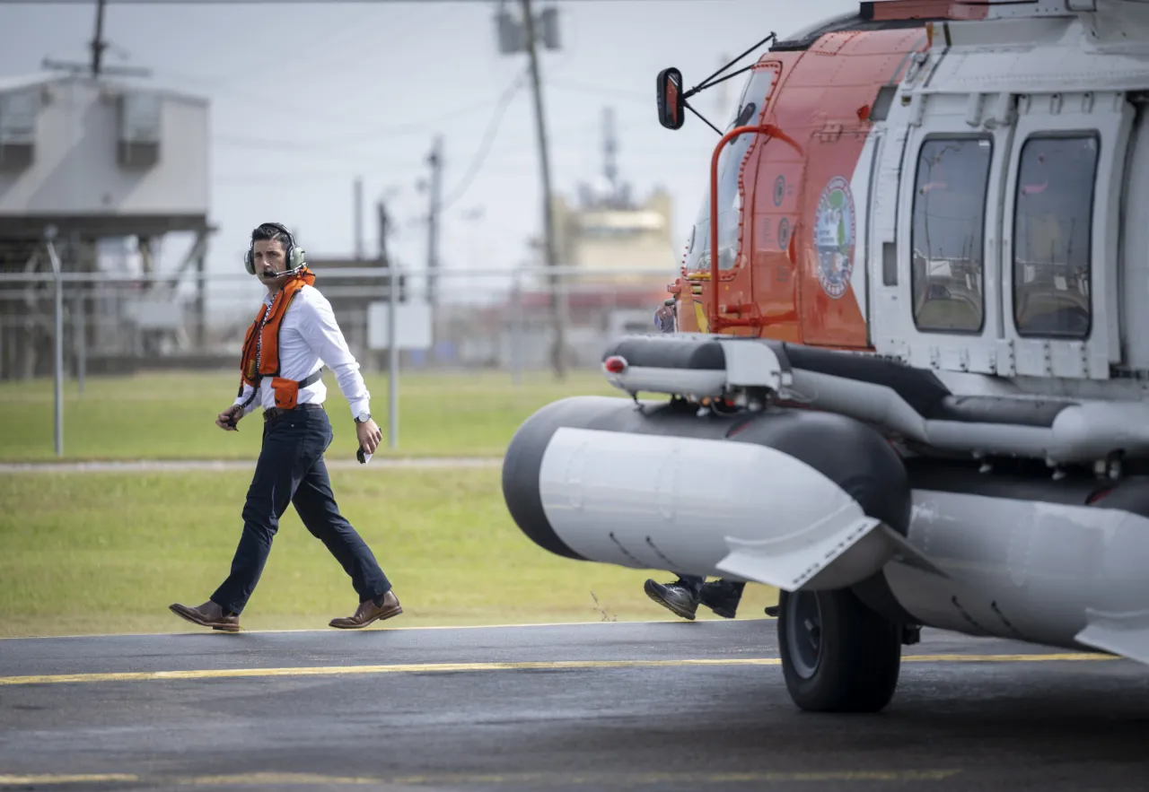 Image: Acting Secretary Wolf Receives Briefing by Louisiana Offshore Oil Port Services (11)