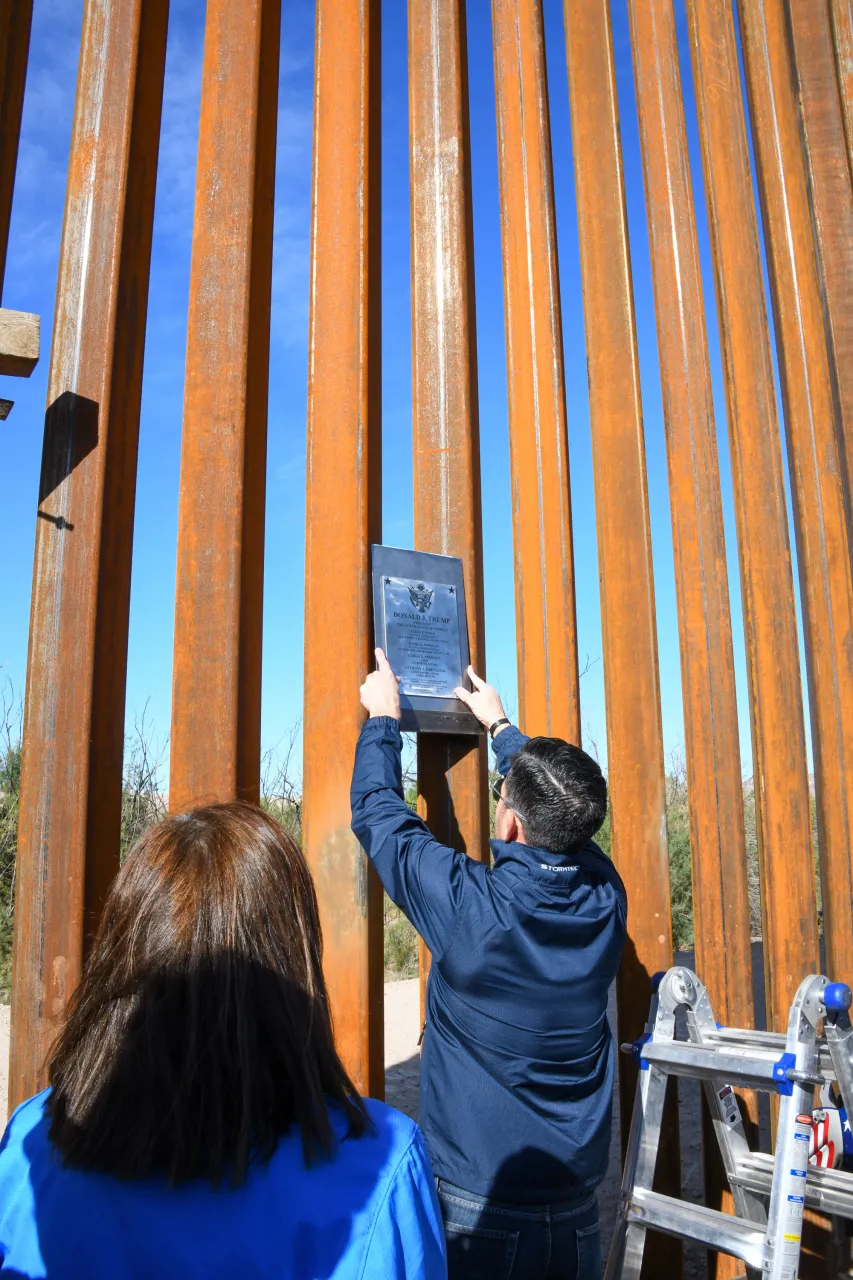 Image: Completion of 100 Miles of Border Wall / Arizona Visit (66)