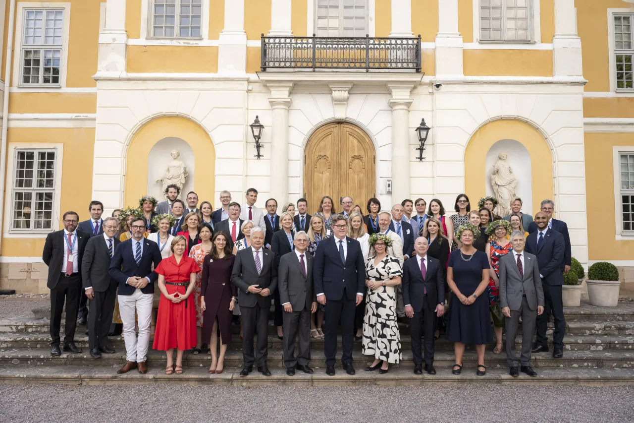 Image: DHS Secretary Alejandro Mayorkas Participates in a Family Photo (047)