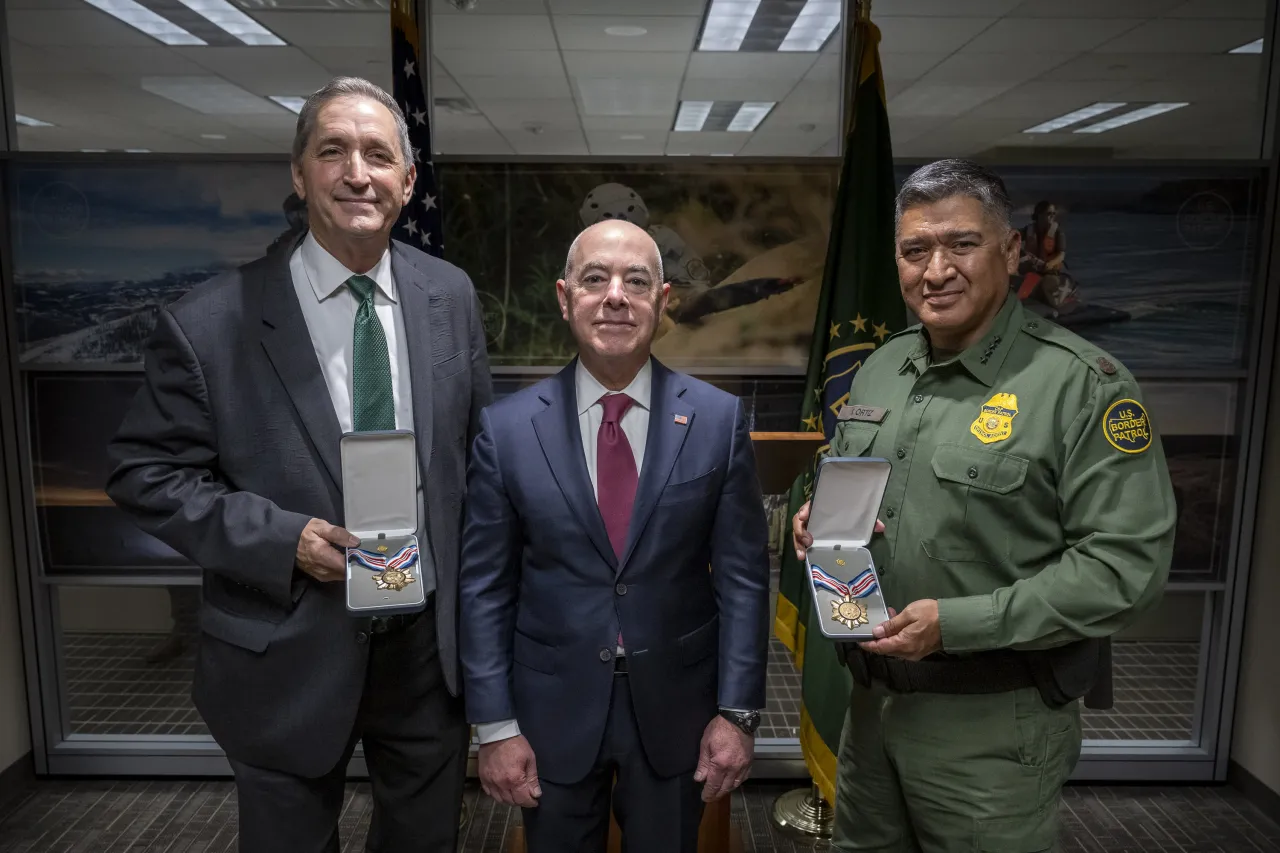 Image: DHS Secretary Alejandro Mayorkas Says Farewell to CBP Deputy Commissioner and Chief Ortiz    (031)