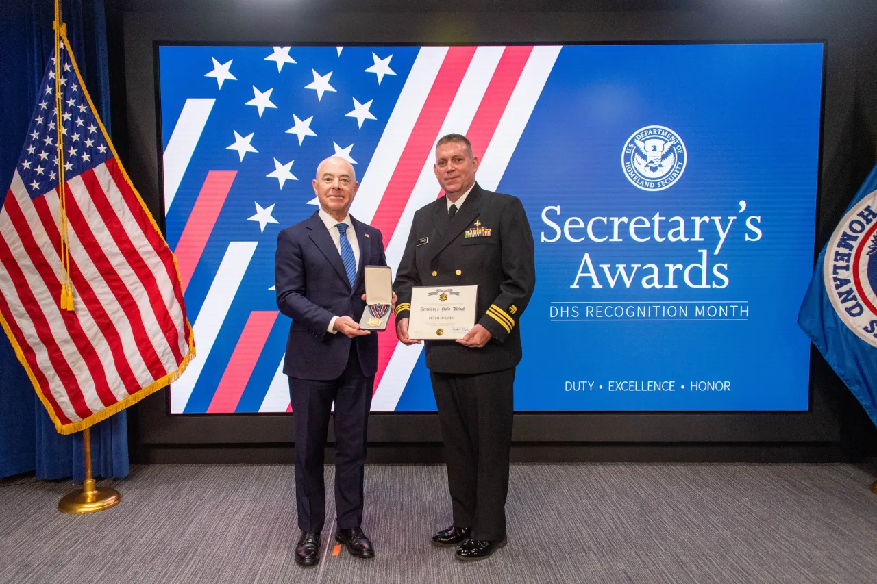 Image: Secretary's Gold Medal, Peter Hughes