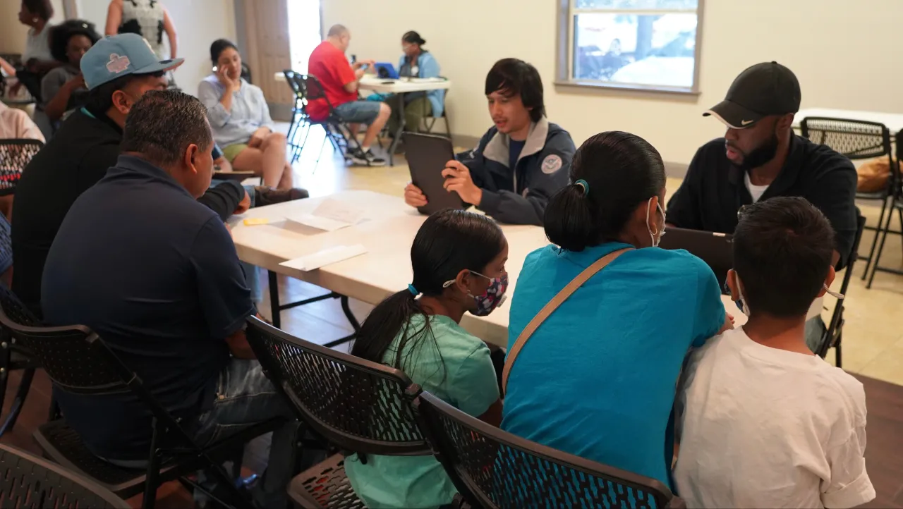 Image: FEMA Assists Survivors at the Winter Springs Civic Center (4)