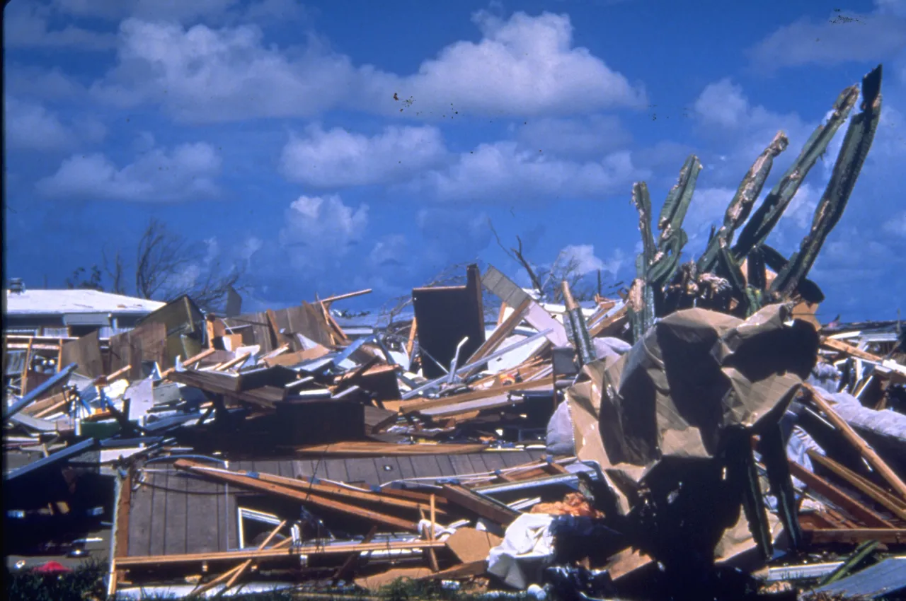 Image: Hurricane Andrew - Houses and Businesses Damaged (35)