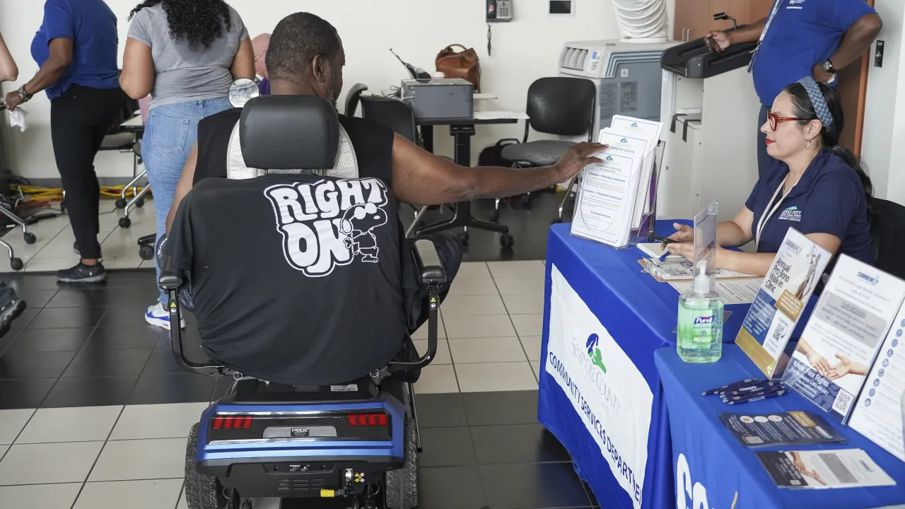 Image: FEMA Disaster Recovery Center at the Seminole State College in Sanford (6)