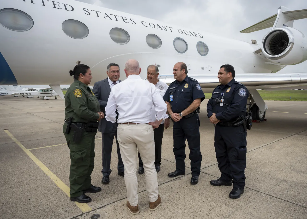 Image: DHS Secretary Alejandro Mayorkas Travels to McAllen, Texas  (009)