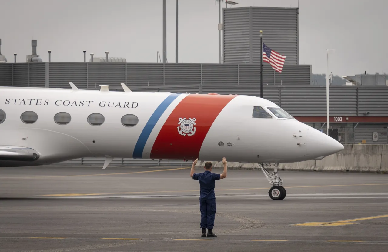 Image: DHS Secretary Alejandro Departs DCA to New York City (8)