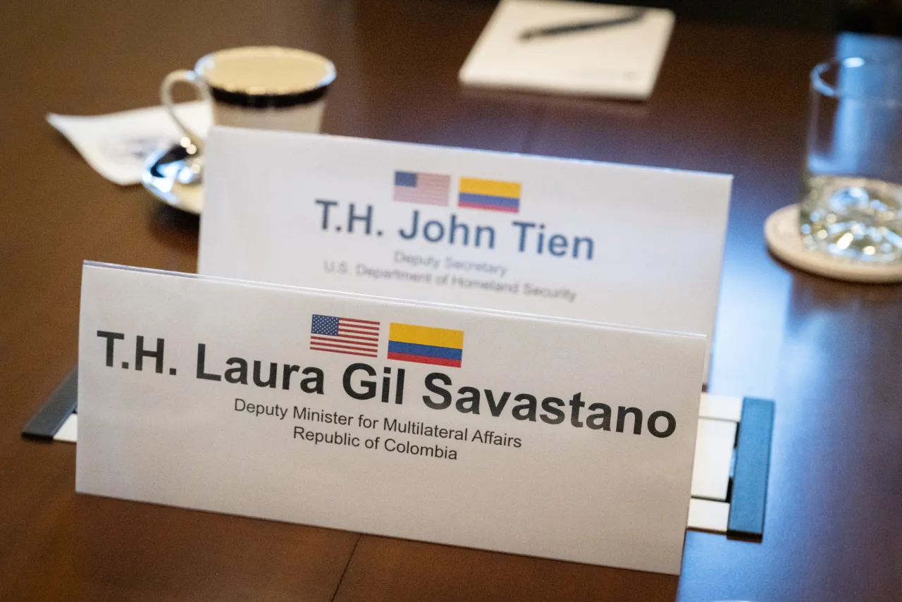 Image: DHS Deputy Secretary John Tien Meets with Colombian Deputy Minister for Multilateral Affairs (002)