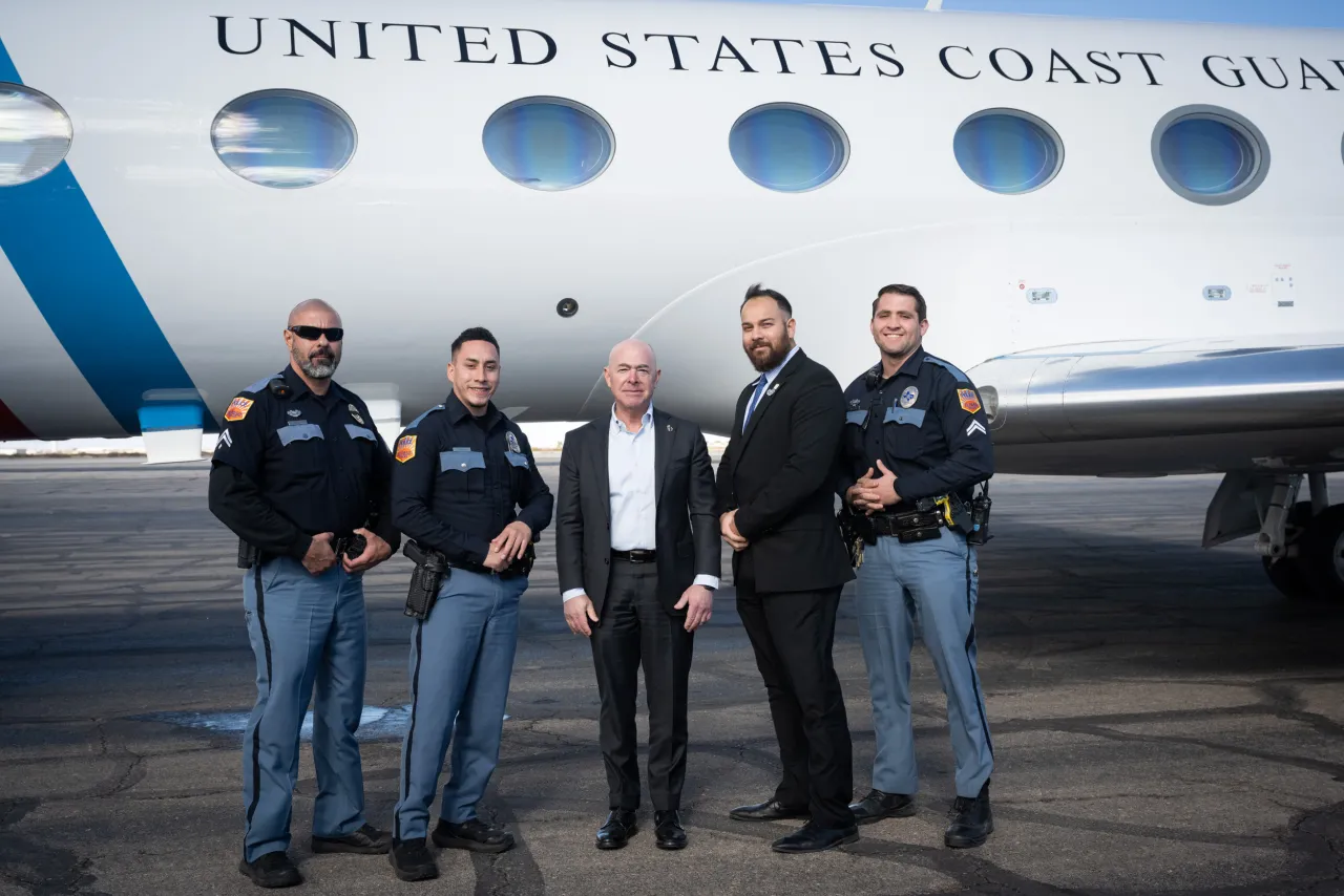 Image: DHS Secretary Alejandro Mayorkas Departs El Paso, TX (046)