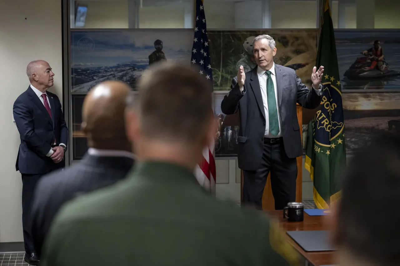 Image: DHS Secretary Alejandro Mayorkas Says Farewell to CBP Deputy Commissioner and Chief Ortiz    (027)