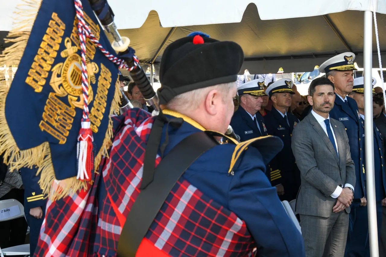 Image: USCG Cutter Blackthorn 40th Anniversary (13)