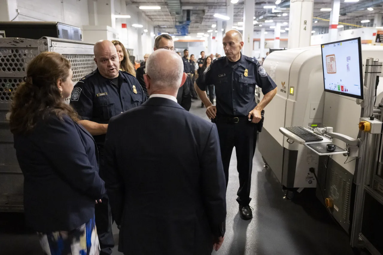 Image: DHS Secretary Alejandro Mayorkas Tours the CBP IMF at JFK (070)