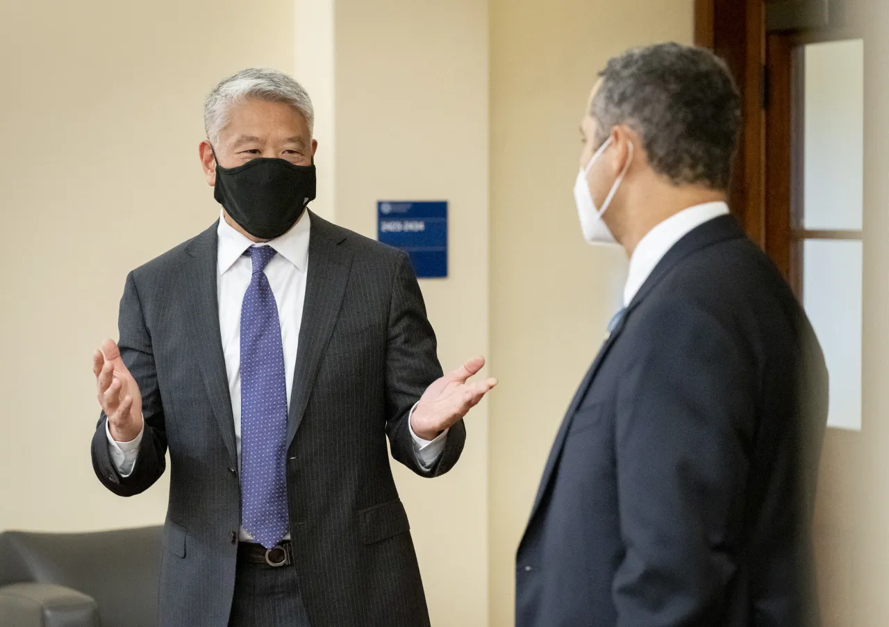 Image: DHS Deputy Secretary Tien Swears in Robert Silvers (16)