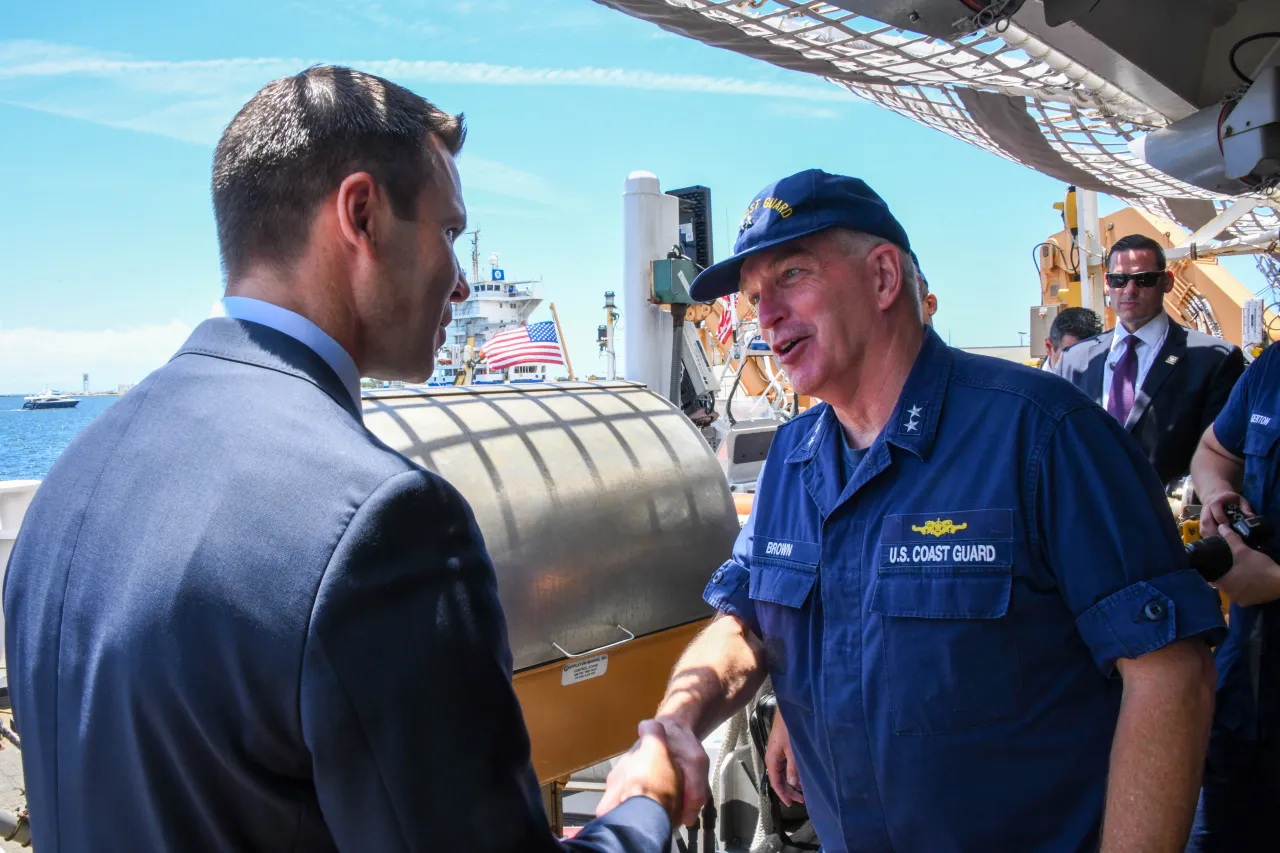 Image: Coast Guard Cutter Hamilton Drug Offload - Crew Visit (36)