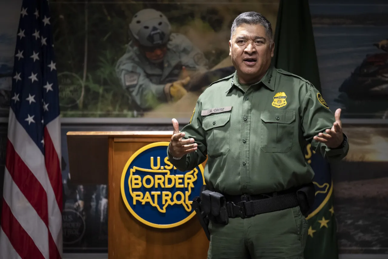 Image: DHS Secretary Alejandro Mayorkas Says Farewell to CBP Deputy Commissioner and Chief Ortiz    (016)