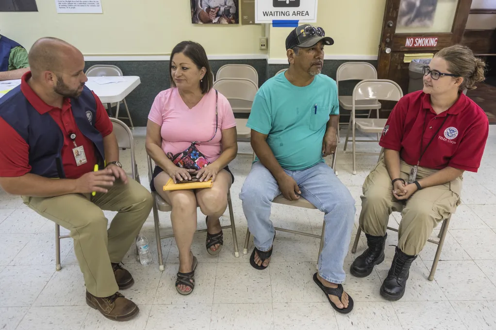 Image: FEMA Disaster Survivor Assistance Teams Reach Out to Hurricane Harvey Survivors in Refugio, Texas