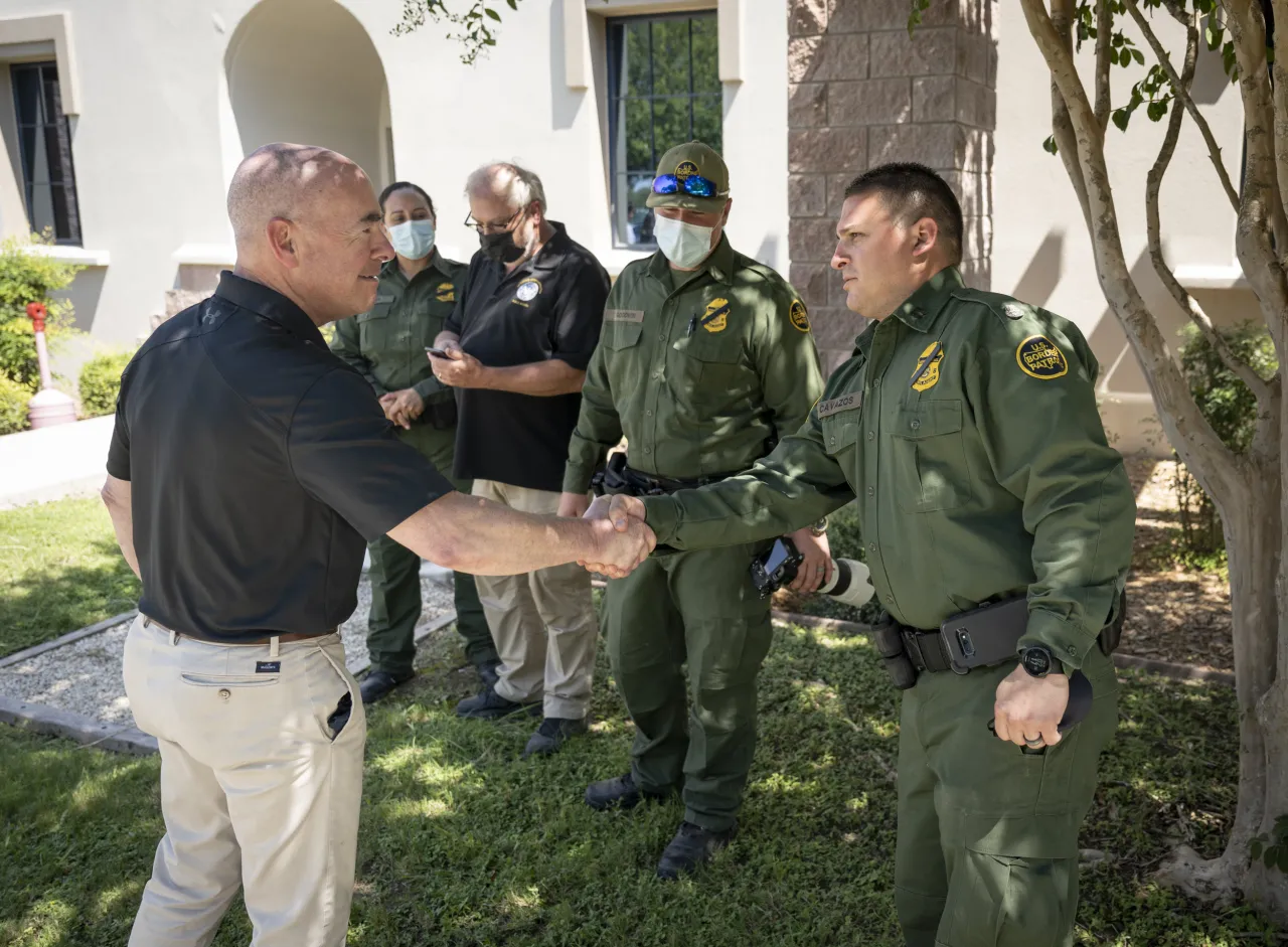 Image: DHS Secretary Alejandro Mayorkas Meets with Border Patrol (1)