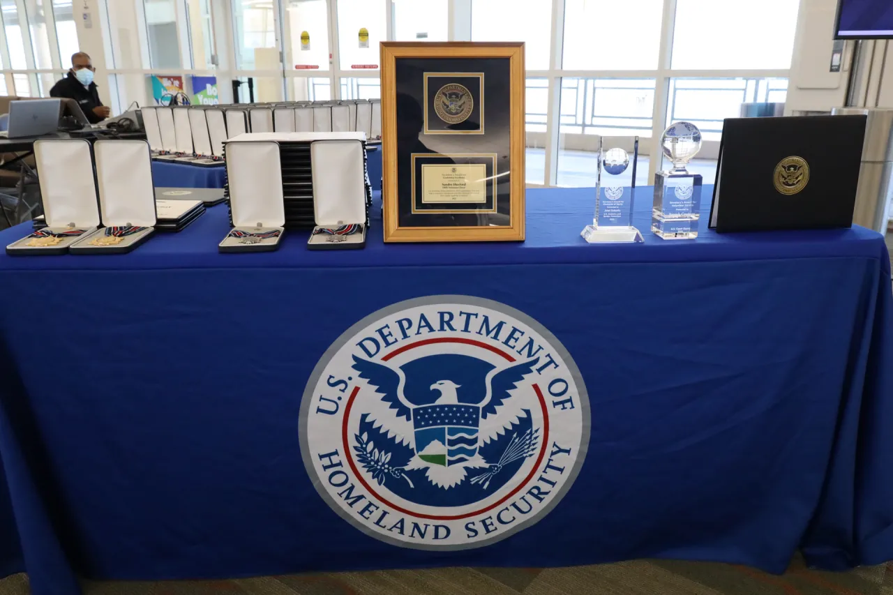 Image: DHS Deputy Secretary John Tien Presents Secretary Awards in Miami, FL (002)