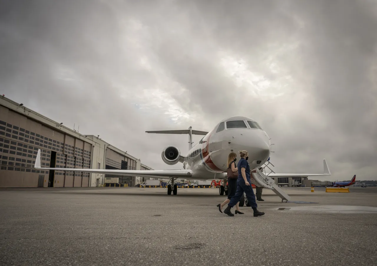 Image: DHS Secretary Alejandro Departs DCA to New York City (1)