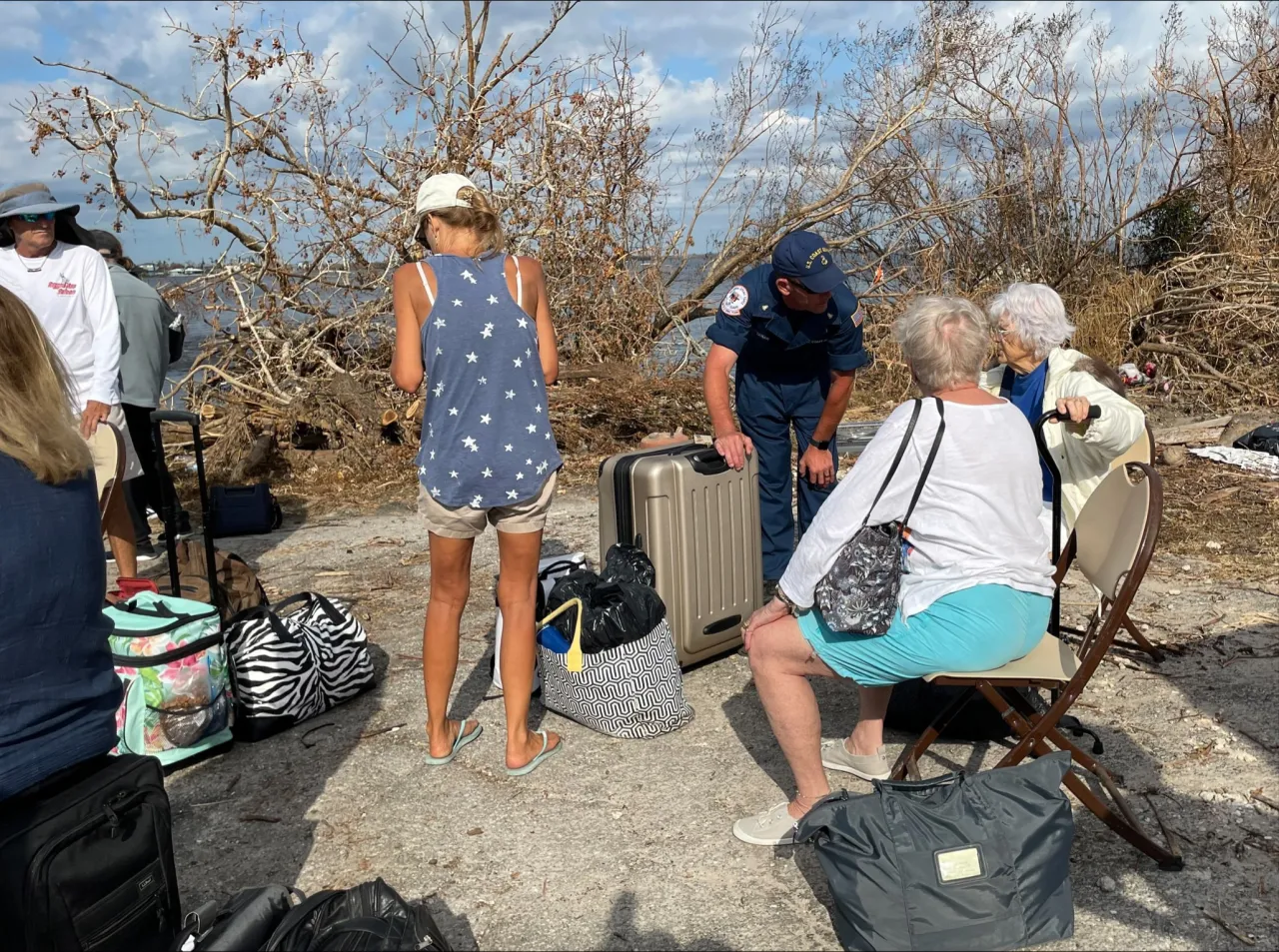 Image: FEMA and US Coast Guard Help Hurricane Ian Survivors (1)