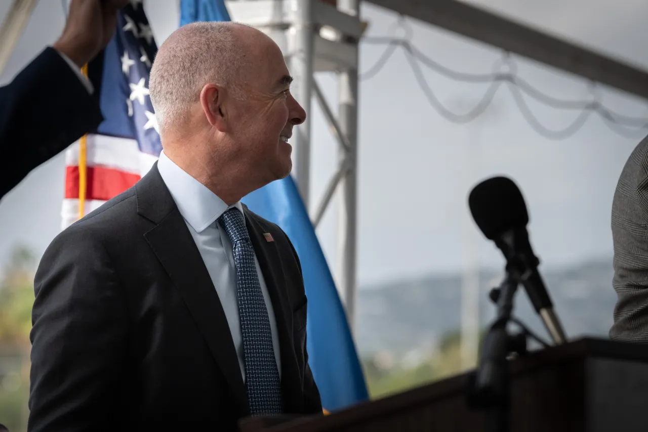 Image: DHS Secretary Alejandro Mayorkas Participates in a USCIS Special Naturalization Ceremony (030)