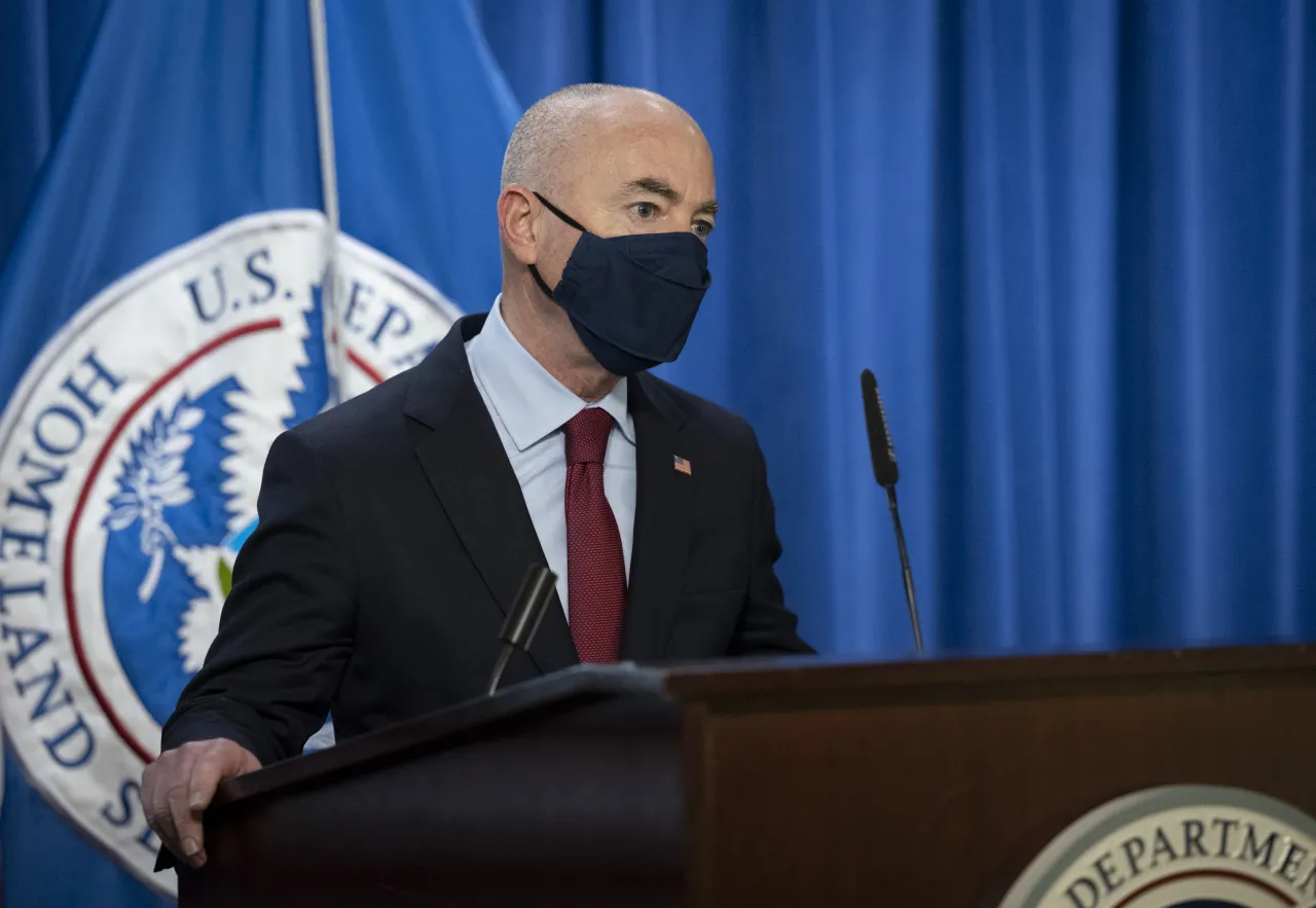 Image: DHS Secretary Mayorkas Press Conference on Counterfeit N95 Masks (14)