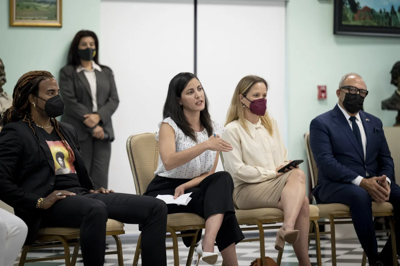 Image: DHS Secretary Alejandro Mayorkas Meets with Cuban-American Community Leaders (15)