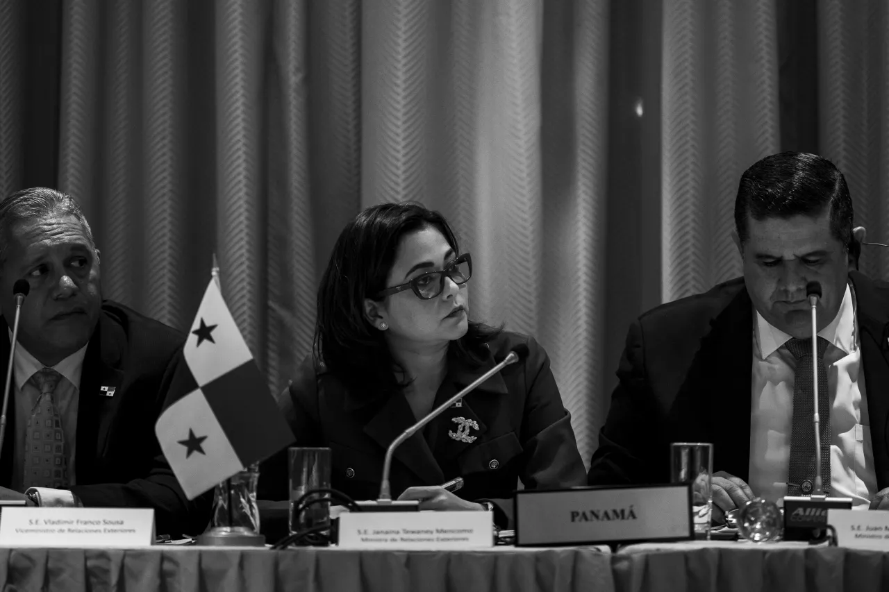 Image: DHS Secretary Alejandro Mayorkas Participates in a Trilateral Meeting with Panamanian and Columbian Officials   (053)