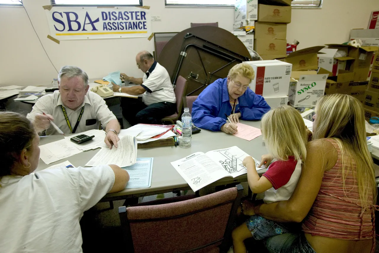 Hurricane Charley - FEMA And SBA Assist Victims At A Disaster Recovery ...