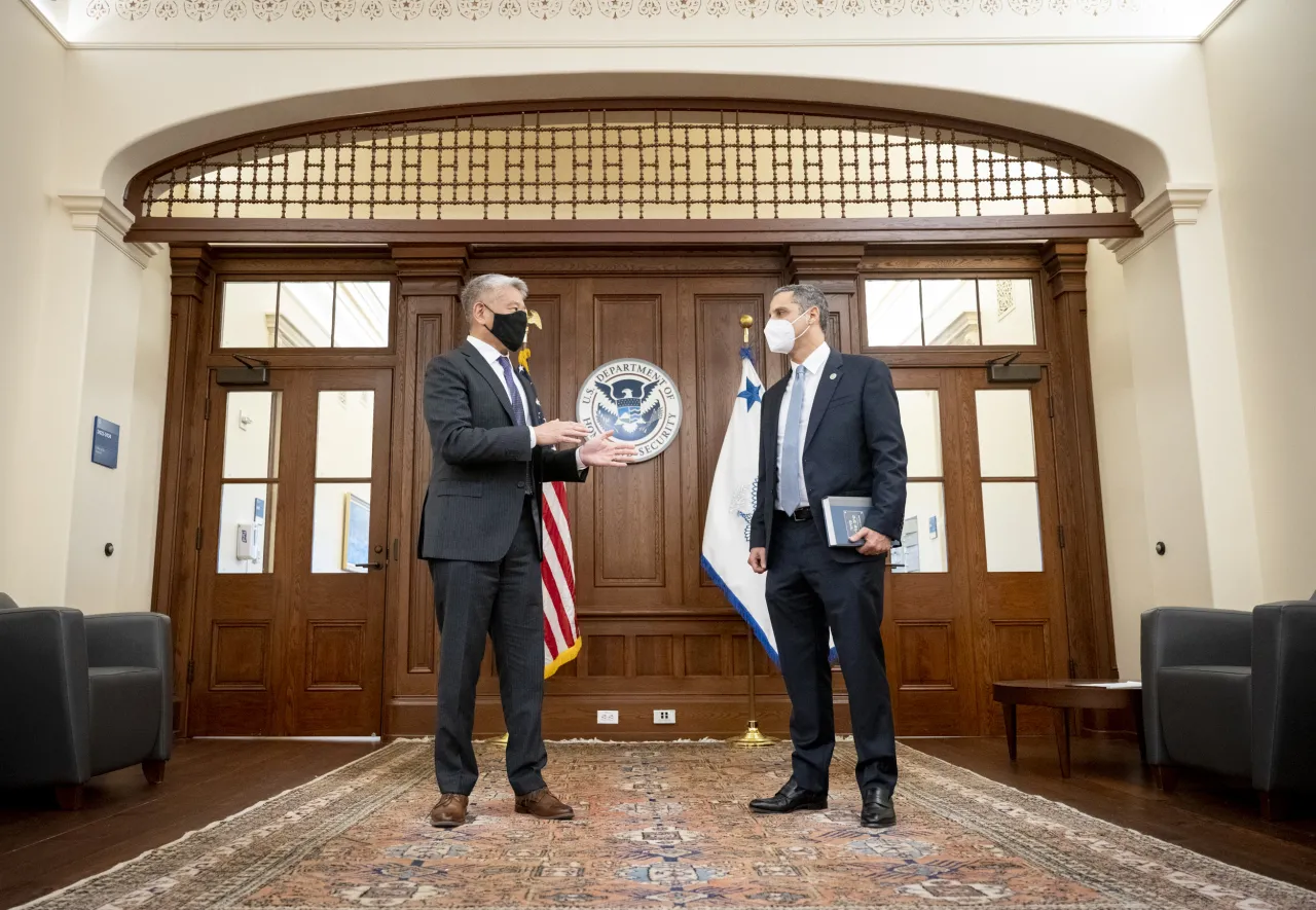 Image: DHS Deputy Secretary Tien Swears in Robert Silvers (8)