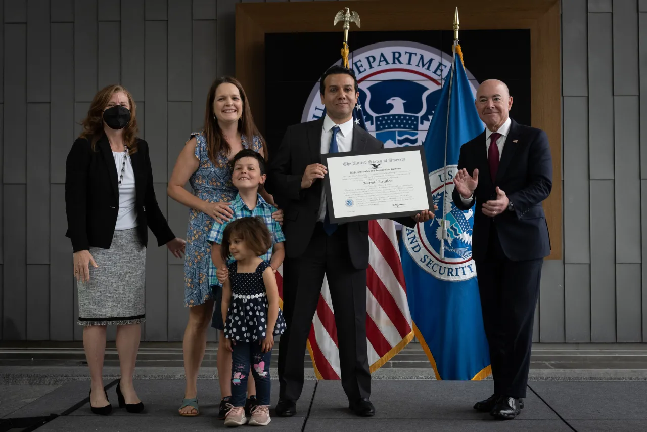 Image: DHS Secretary Alejandro Mayorkas Presents Outstanding American by Choice Award (10)