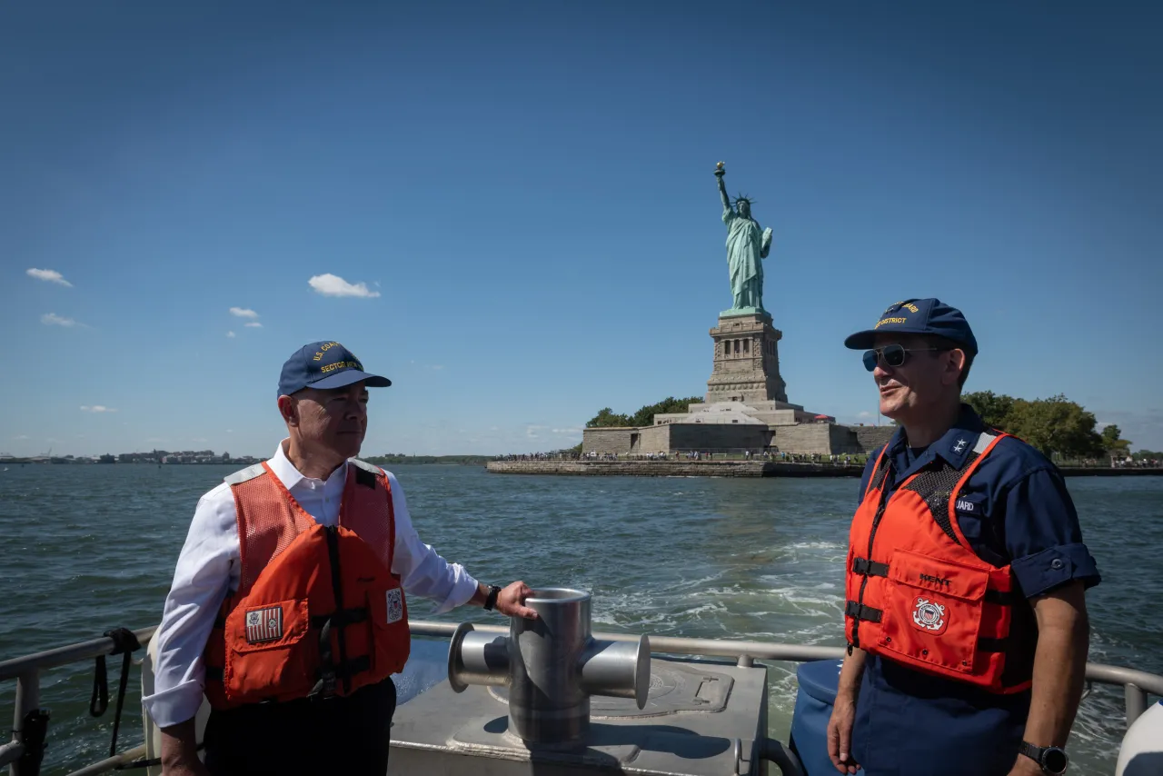 Image: DHS Secretary Alejandro Mayorkas Travels to NY and NJ (020)