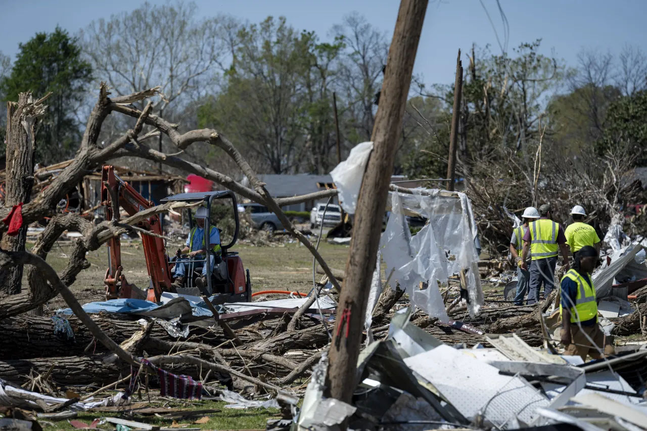 Image: DHS Secretary Alejandro Mayorkas Visits Rolling Fork, Mississippi  (079)