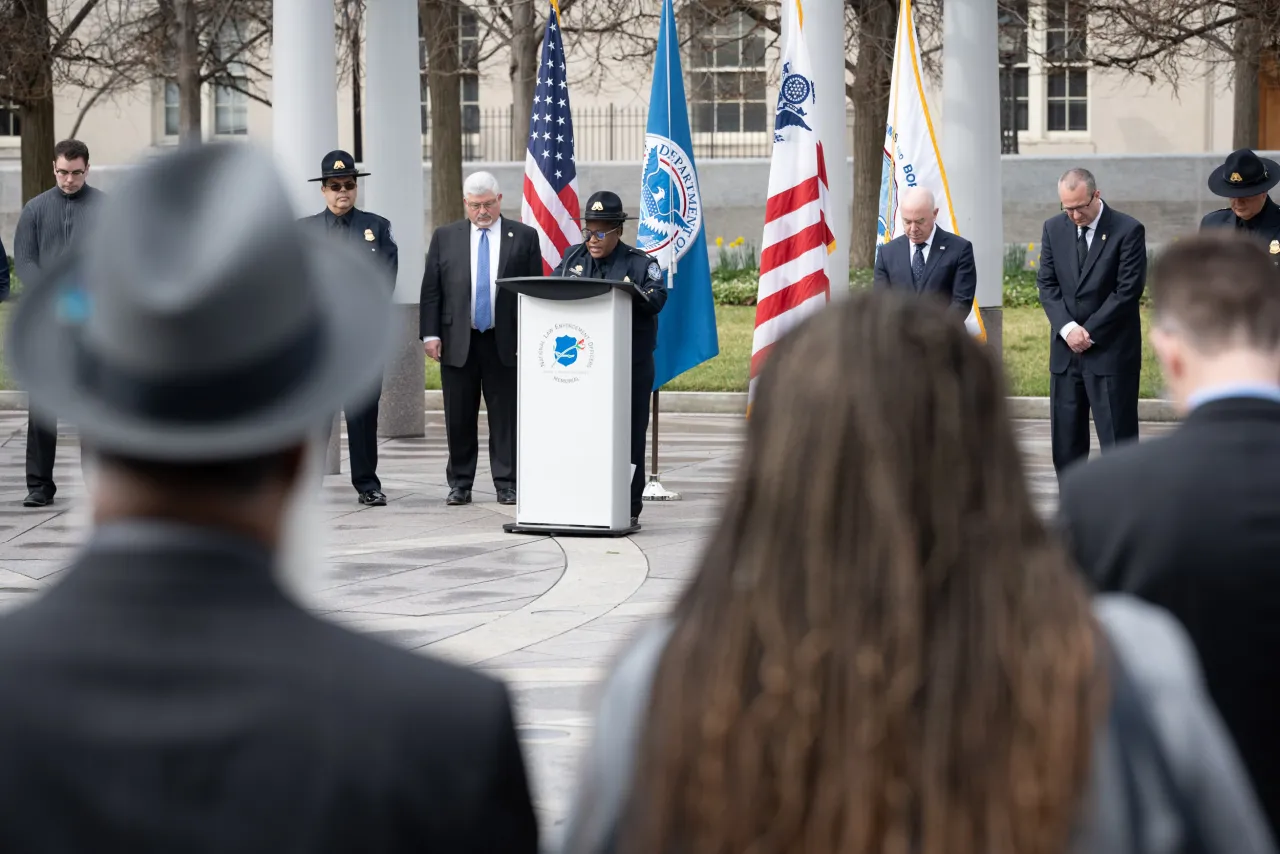 Image: DHS Secretary Alejandro Mayorkas Gives Remarks at NTEU Wreath Laying Ceremony (019)