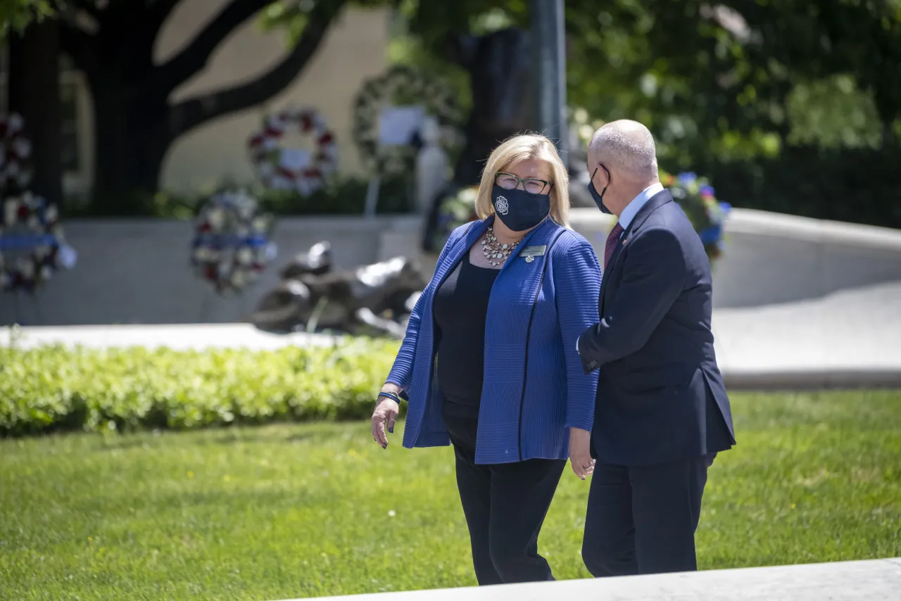 Image: DHS Secretary Alejandro Mayorkas Participates in Wreath Laying at the National Law Enforcement Officer Memorial (08)